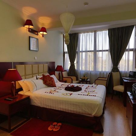 Rahnile Hotel บาเฮอร์ดาร์ ภายนอก รูปภาพ