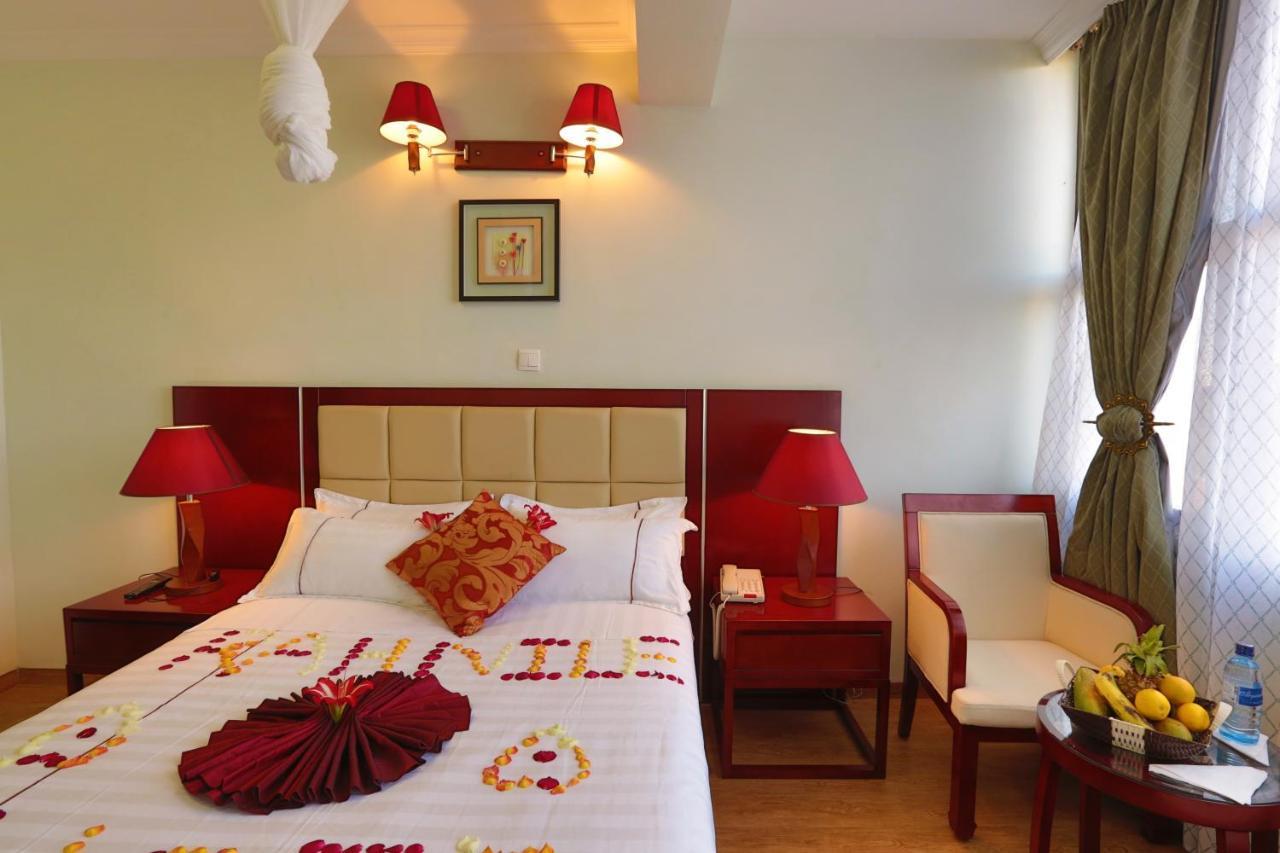 Rahnile Hotel บาเฮอร์ดาร์ ภายนอก รูปภาพ