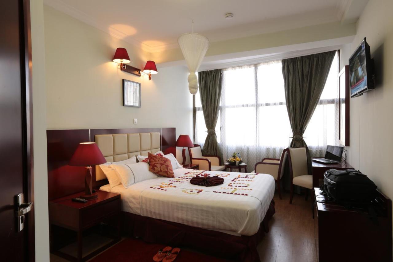 Rahnile Hotel บาเฮอร์ดาร์ ภายนอก รูปภาพ