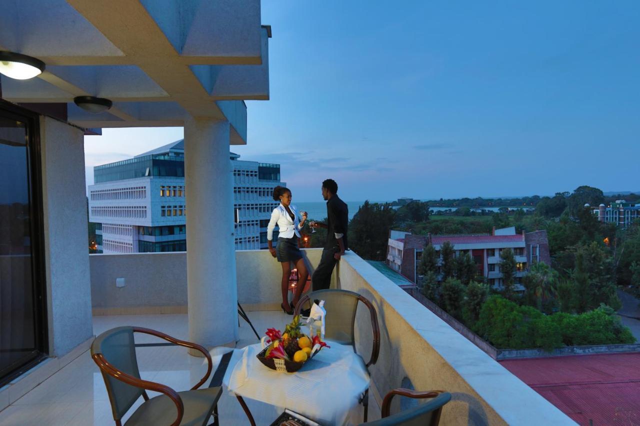 Rahnile Hotel บาเฮอร์ดาร์ ภายนอก รูปภาพ