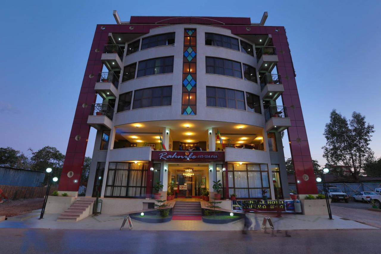 Rahnile Hotel บาเฮอร์ดาร์ ภายนอก รูปภาพ