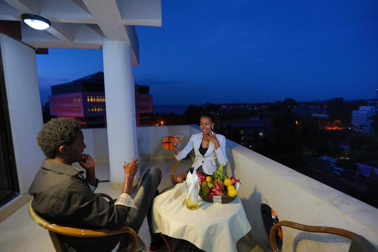 Rahnile Hotel บาเฮอร์ดาร์ ภายนอก รูปภาพ