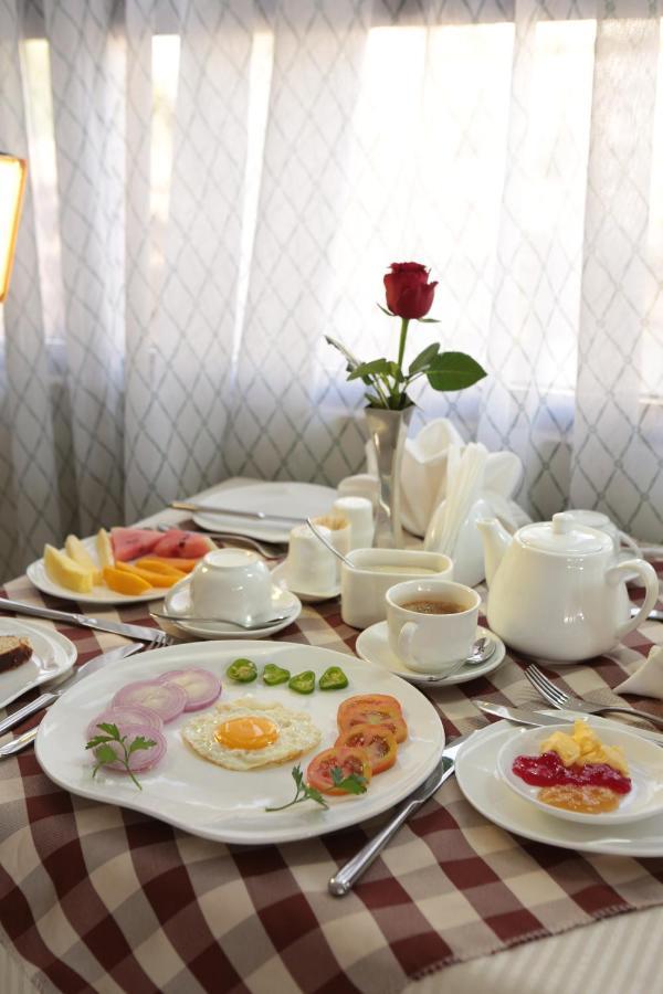 Rahnile Hotel บาเฮอร์ดาร์ ภายนอก รูปภาพ